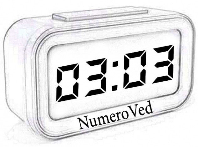 03:03 на часах