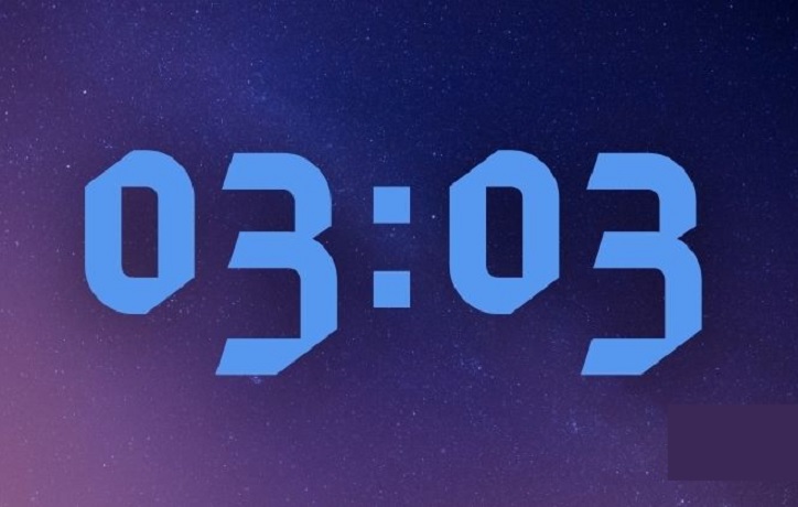 03:03 на часах