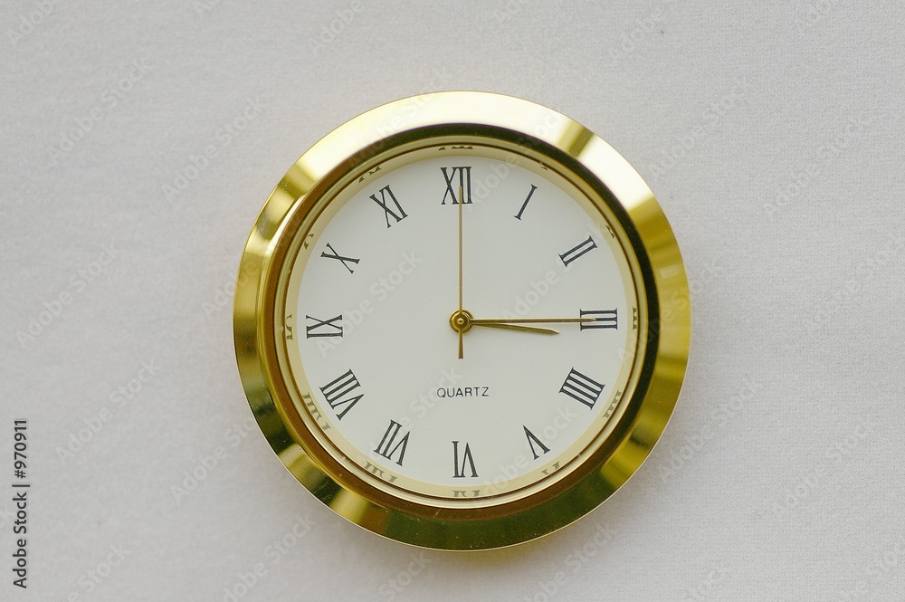 На часах 15:15