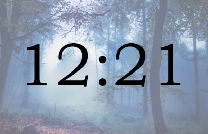 12:21 на часах